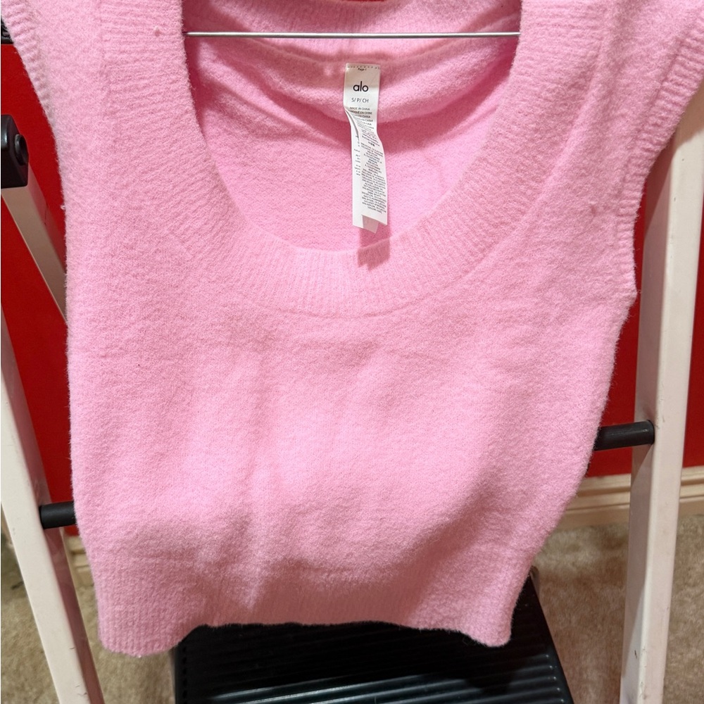 ALO Yoga Light Pink Sleeveless Scoop Neck Sweater Tank